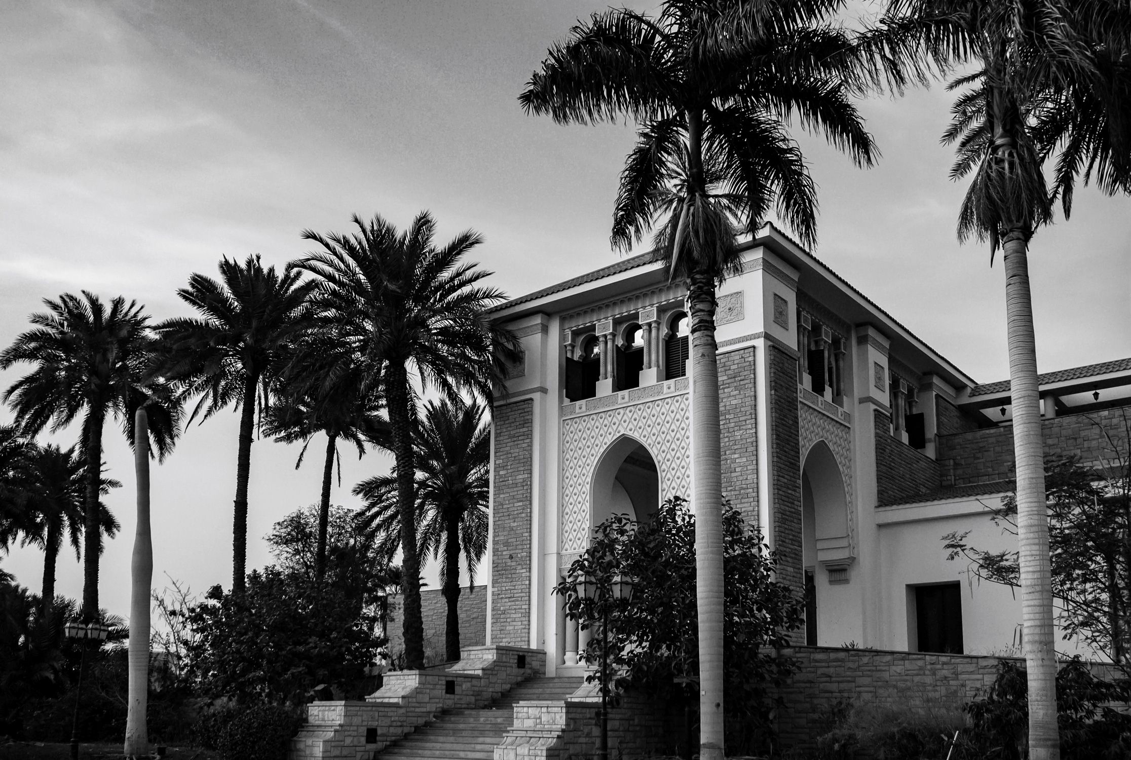 Black & white picture of Al Hamra facade