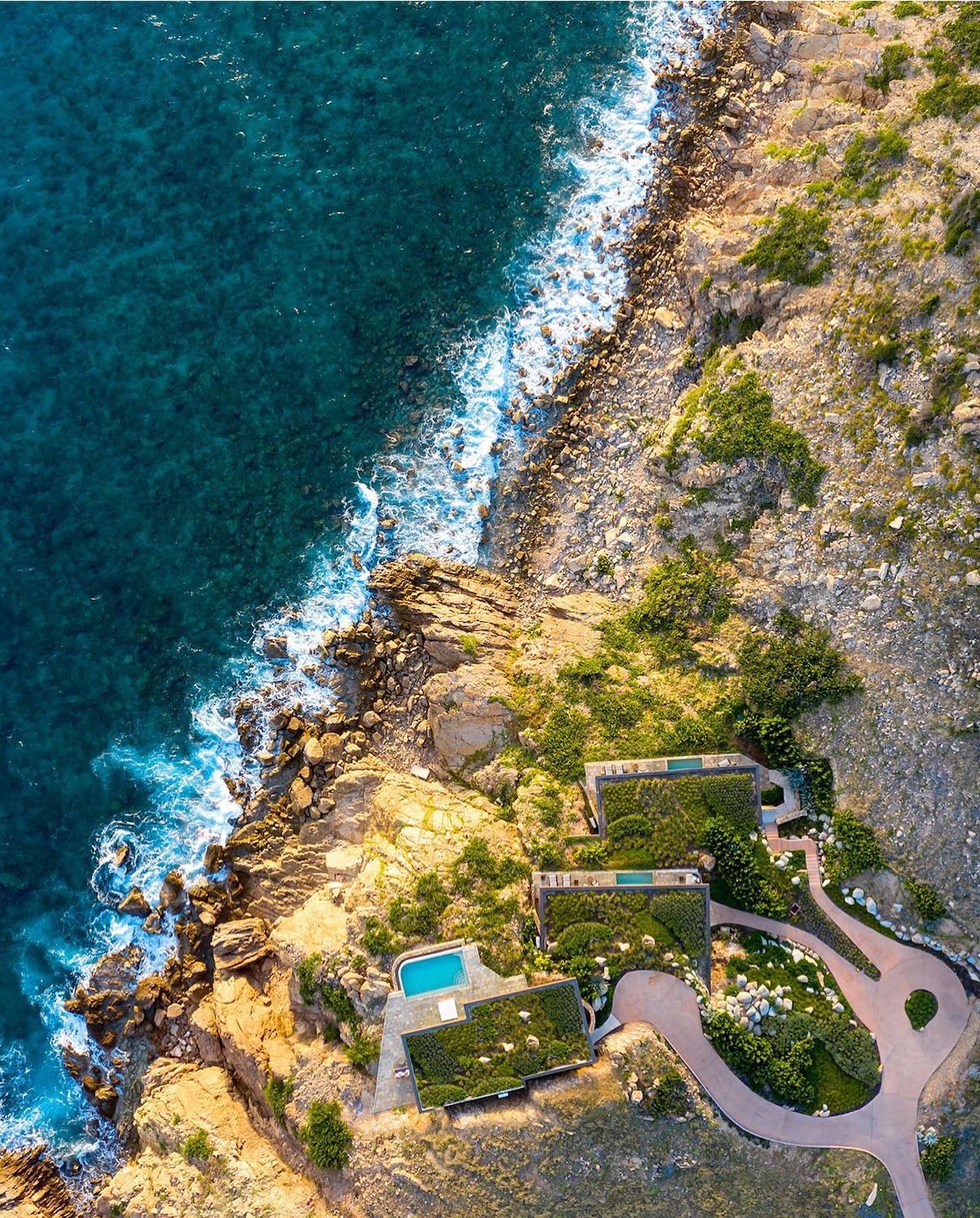Cliffs Roofs, Oil Nut Bay